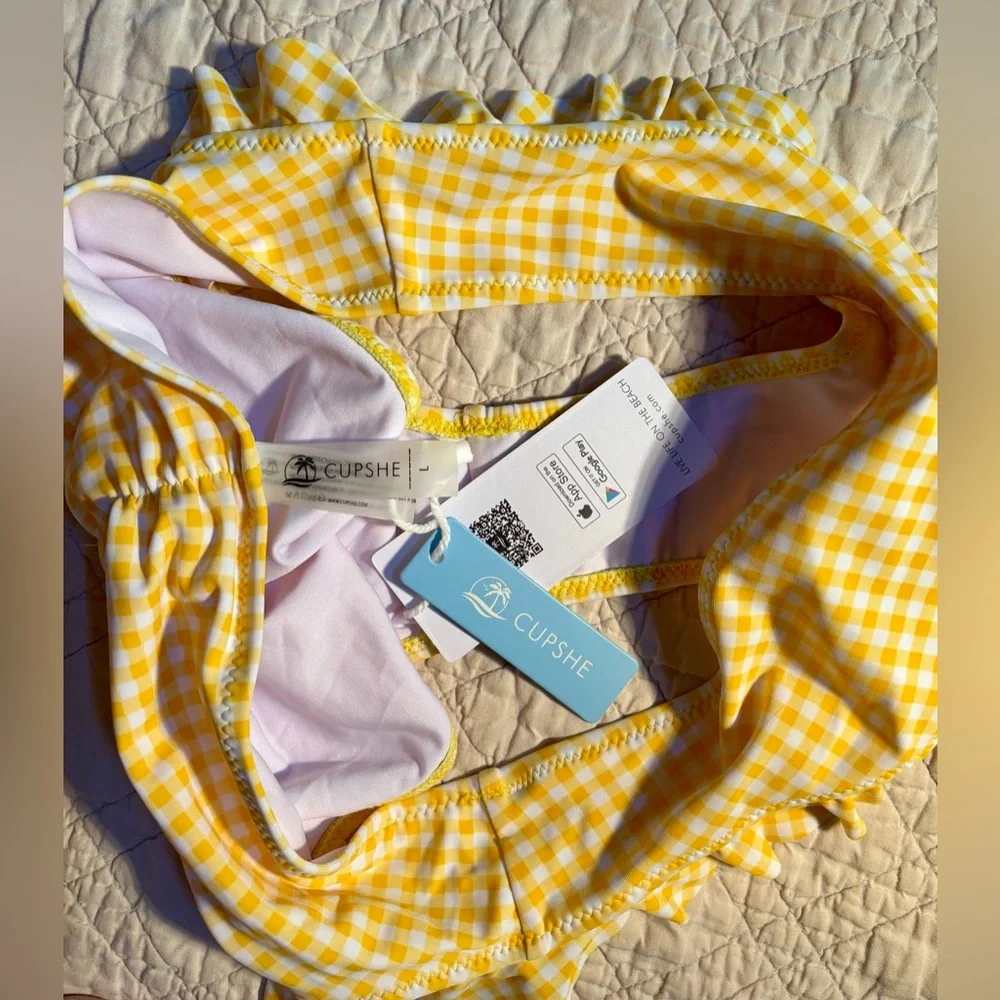 ⛱️Cupshe Yellow White Gingham Plaid Ruffle Bikini Bottom Size 8/10 NWT⛱️